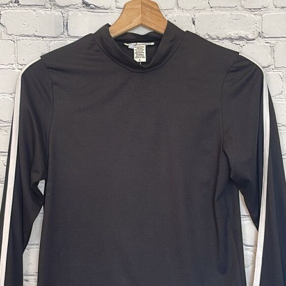 Racer Style Crop Top - Picture 2 of 4